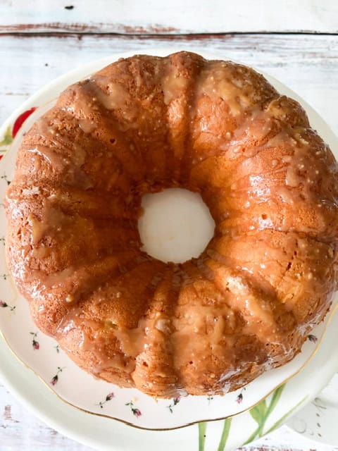 overhead shot of apple cake